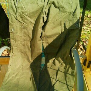 ARMY GREEN LOFT CARGO PANTS SIZE 8